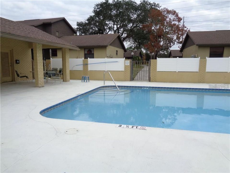 Active With Contract: $190,000 (3 beds, 2 baths, 1020 Square Feet)