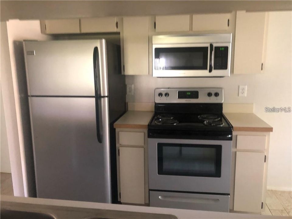 Active With Contract: $190,000 (3 beds, 2 baths, 1020 Square Feet)