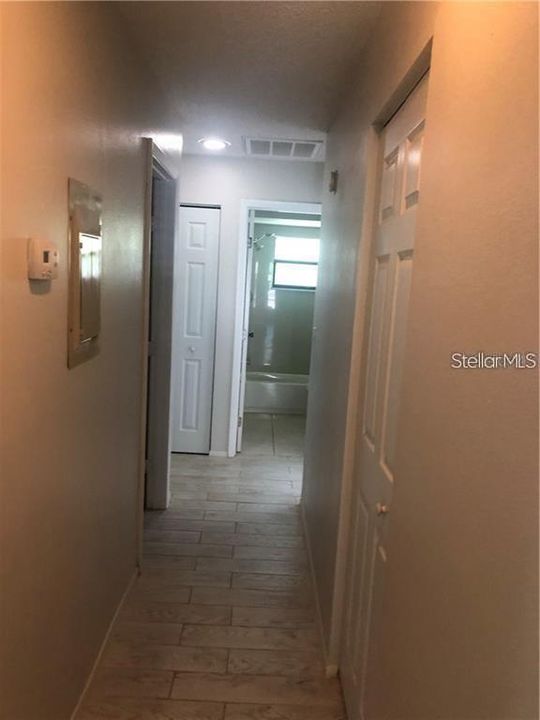 Active With Contract: $190,000 (3 beds, 2 baths, 1020 Square Feet)