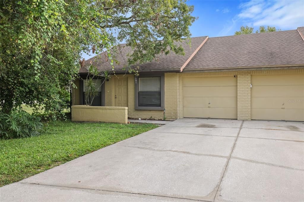 Active With Contract: $190,000 (3 beds, 2 baths, 1020 Square Feet)