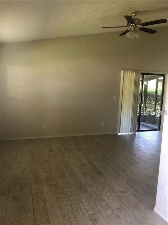 Active With Contract: $190,000 (3 beds, 2 baths, 1020 Square Feet)