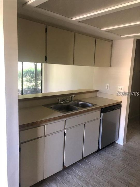 Active With Contract: $190,000 (3 beds, 2 baths, 1020 Square Feet)