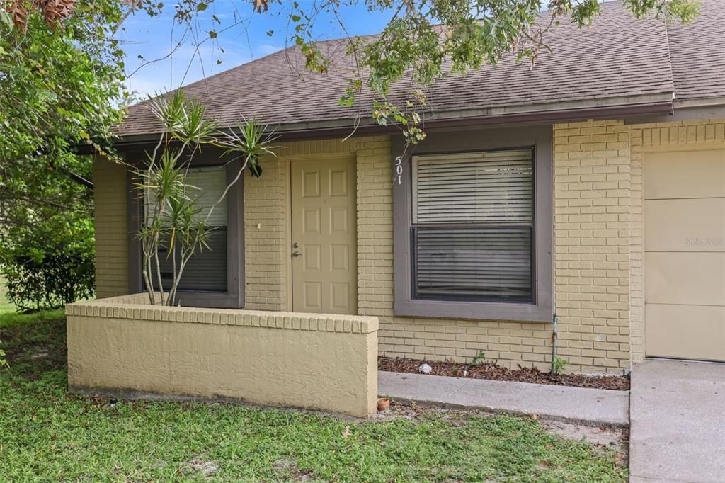 Active With Contract: $190,000 (3 beds, 2 baths, 1020 Square Feet)