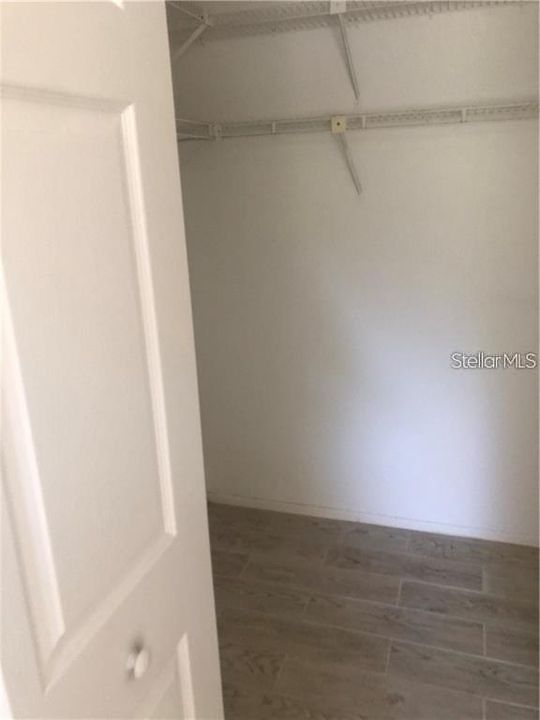 Active With Contract: $190,000 (3 beds, 2 baths, 1020 Square Feet)