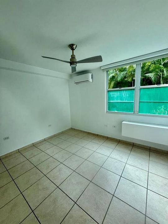 出租: $2,200 (3 贝兹, 2 浴室, 1499 平方英尺)