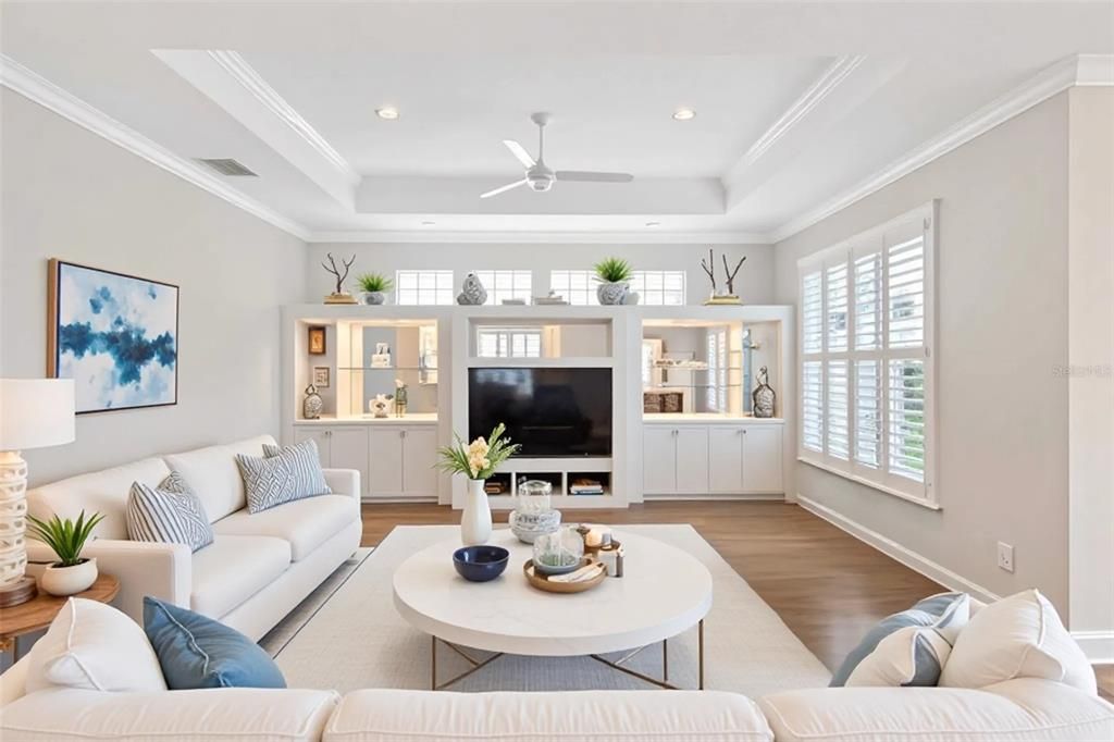 Activo con contrato: $369,900 (3 camas, 2 baños, 1972 Pies cuadrados)