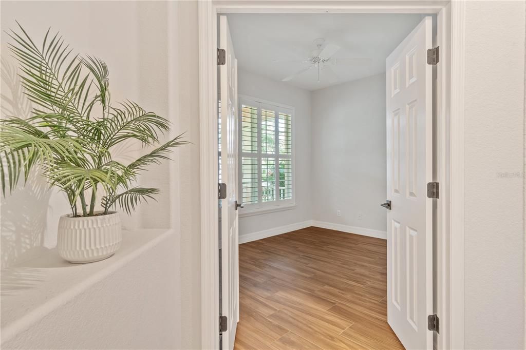 Activo con contrato: $369,900 (3 camas, 2 baños, 1972 Pies cuadrados)