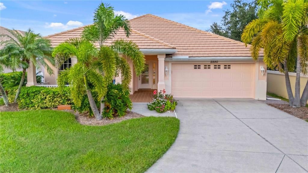 Activo con contrato: $369,900 (3 camas, 2 baños, 1972 Pies cuadrados)