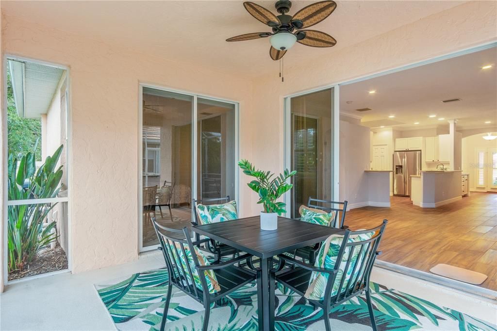 Activo con contrato: $369,900 (3 camas, 2 baños, 1972 Pies cuadrados)