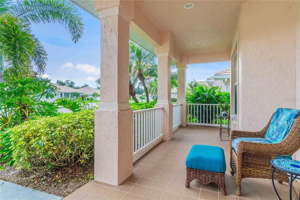 Activo con contrato: $369,900 (3 camas, 2 baños, 1972 Pies cuadrados)