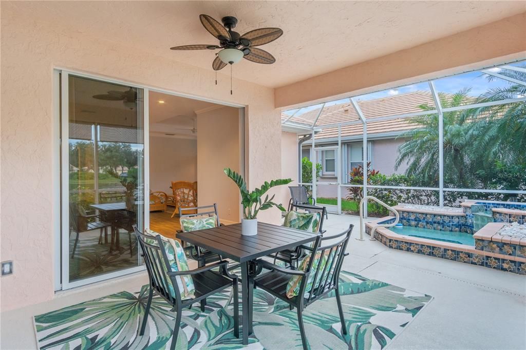 Activo con contrato: $369,900 (3 camas, 2 baños, 1972 Pies cuadrados)