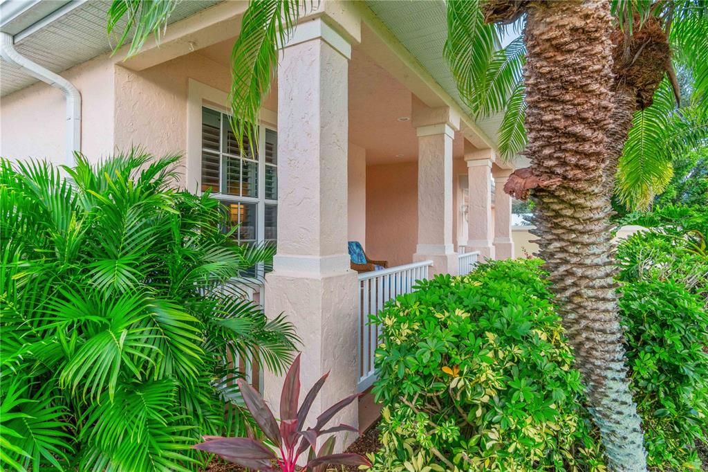 Activo con contrato: $369,900 (3 camas, 2 baños, 1972 Pies cuadrados)