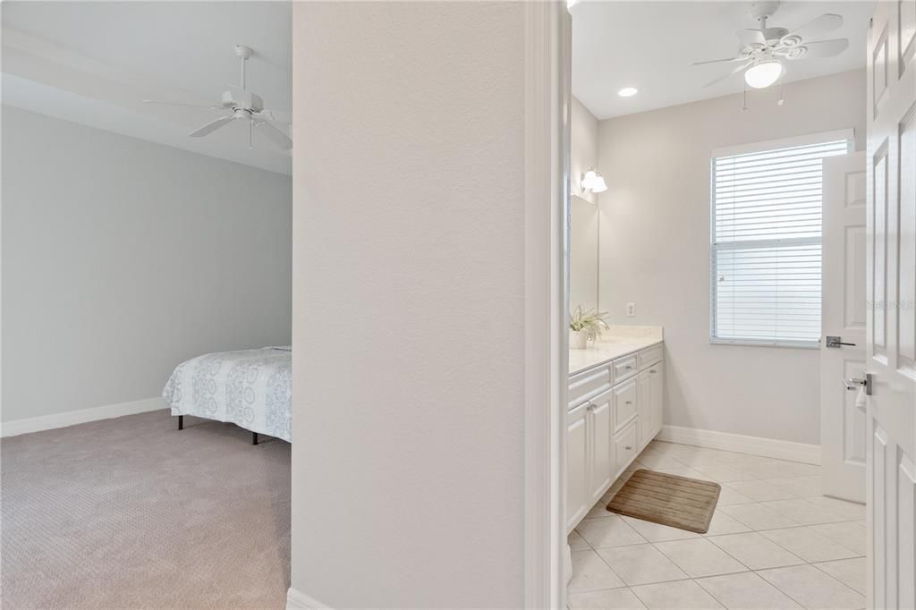 Activo con contrato: $369,900 (3 camas, 2 baños, 1972 Pies cuadrados)