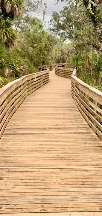 Activo con contrato: $369,900 (3 camas, 2 baños, 1972 Pies cuadrados)