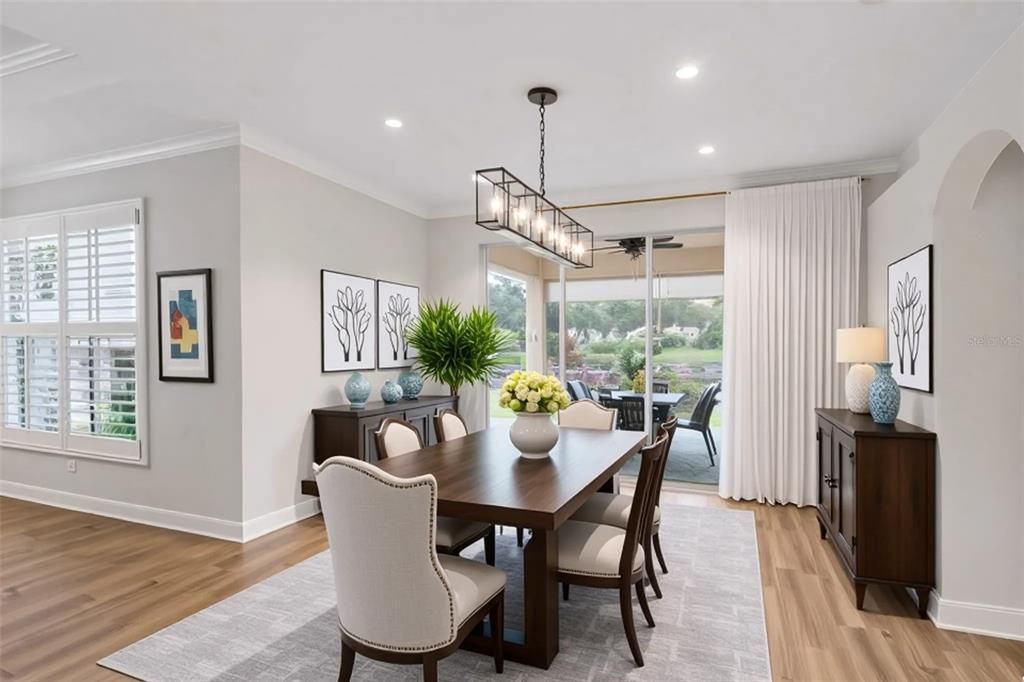 Activo con contrato: $369,900 (3 camas, 2 baños, 1972 Pies cuadrados)