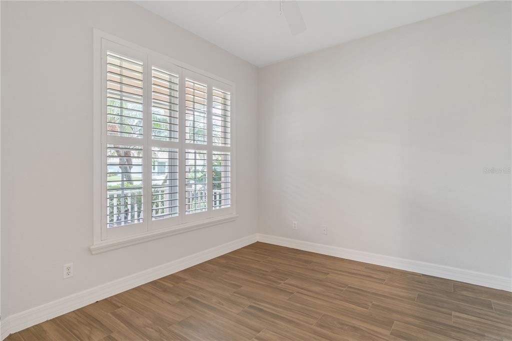 Activo con contrato: $369,900 (3 camas, 2 baños, 1972 Pies cuadrados)