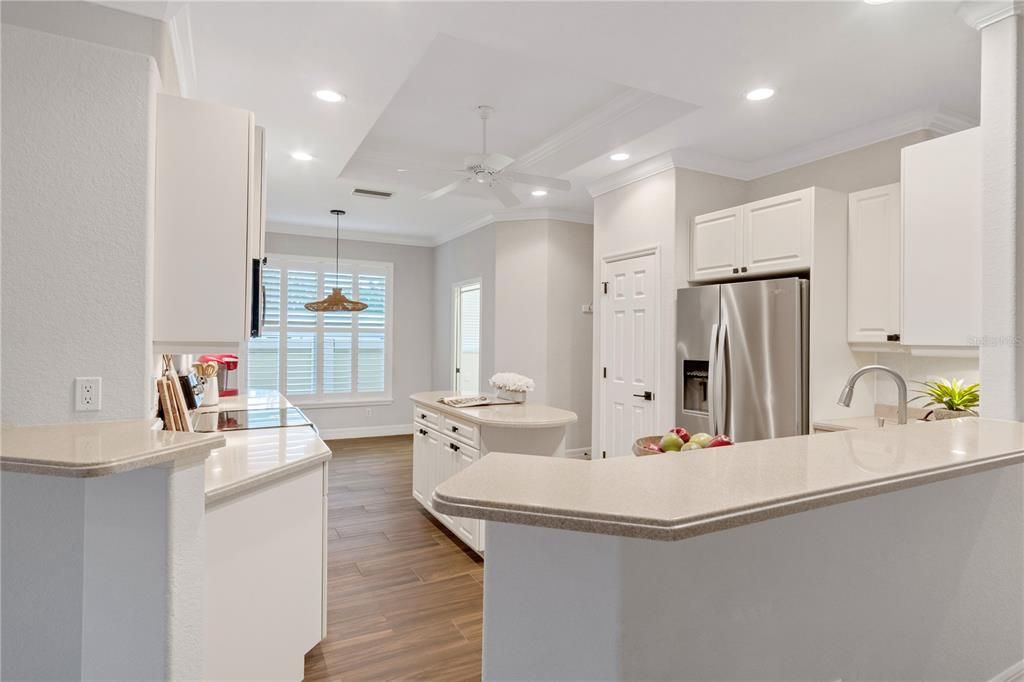 Activo con contrato: $369,900 (3 camas, 2 baños, 1972 Pies cuadrados)