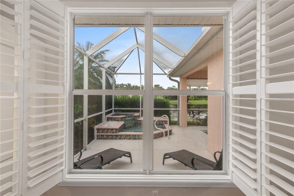 Activo con contrato: $369,900 (3 camas, 2 baños, 1972 Pies cuadrados)