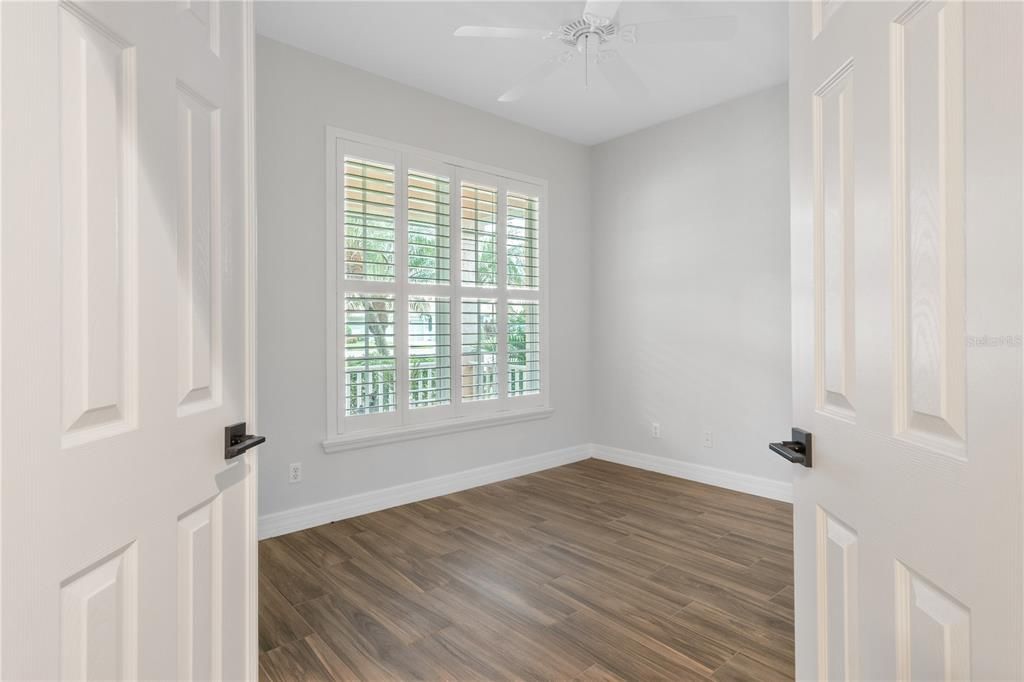 Activo con contrato: $369,900 (3 camas, 2 baños, 1972 Pies cuadrados)