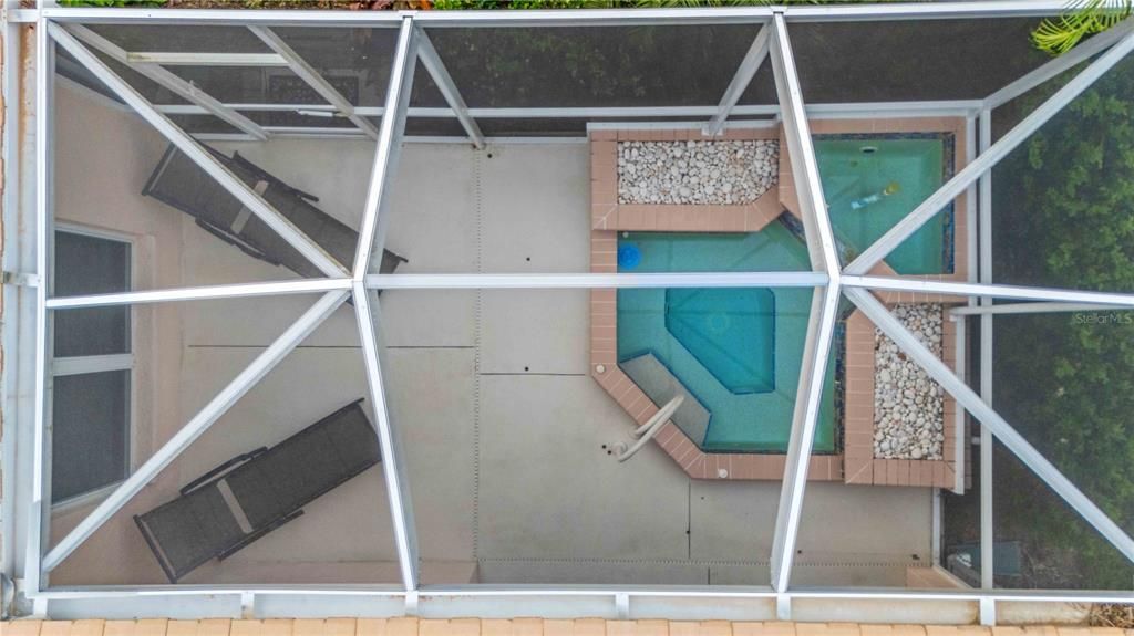 Activo con contrato: $369,900 (3 camas, 2 baños, 1972 Pies cuadrados)