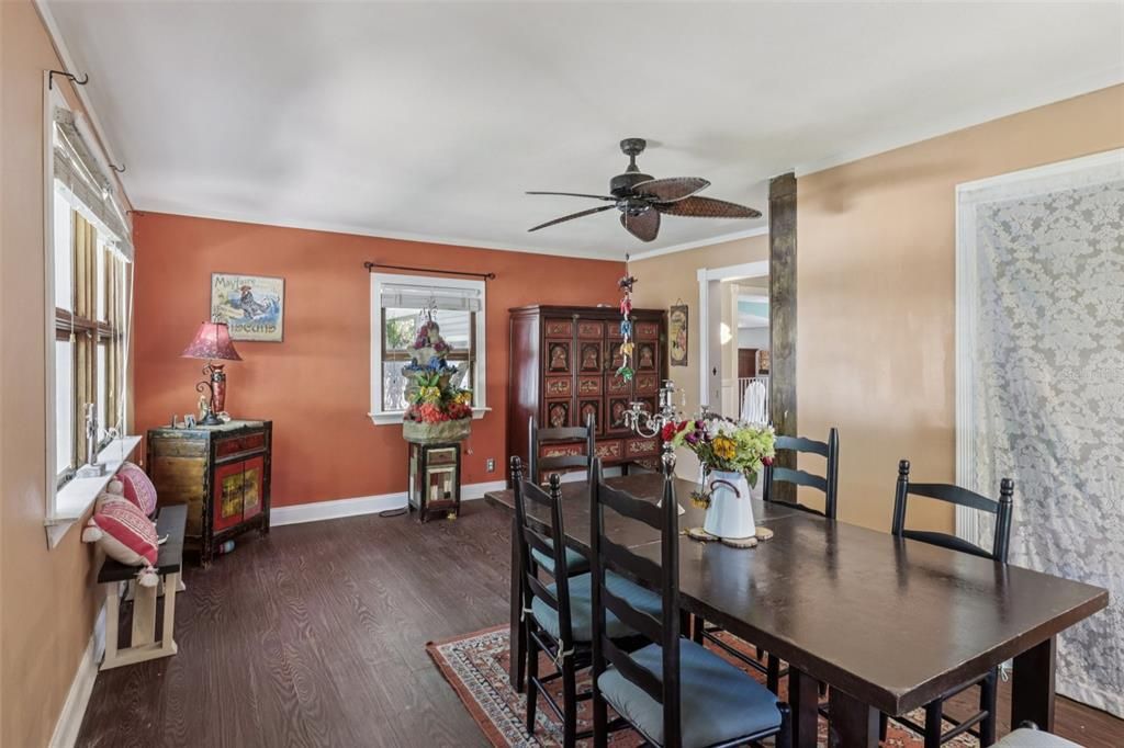 待售: $797,777 (4 贝兹, 2 浴室, 2725 平方英尺)