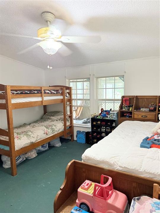 待售: $435,000 (6 贝兹, 3 浴室, 4007 平方英尺)