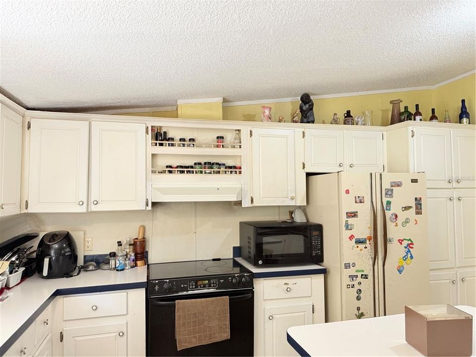 待售: $435,000 (6 贝兹, 3 浴室, 4007 平方英尺)