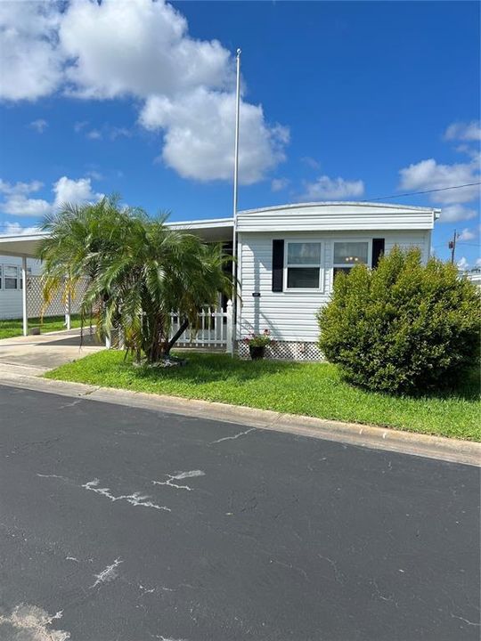 For Sale: $109,900 (2 beds, 2 baths, 672 Square Feet)