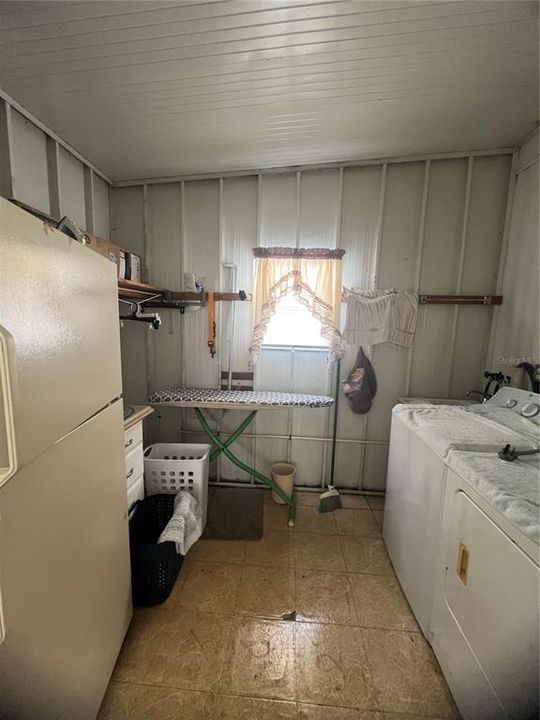 For Sale: $109,900 (2 beds, 2 baths, 672 Square Feet)