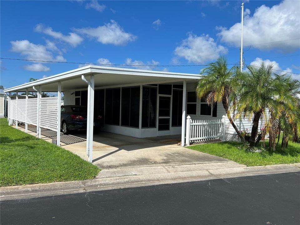 For Sale: $109,900 (2 beds, 2 baths, 672 Square Feet)