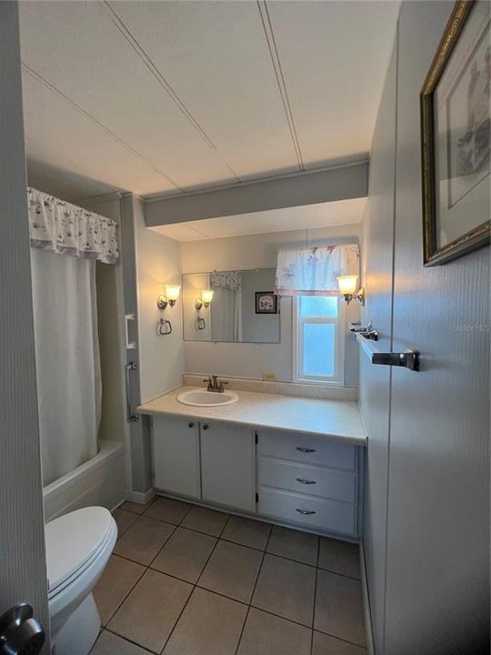 For Sale: $109,900 (2 beds, 2 baths, 672 Square Feet)