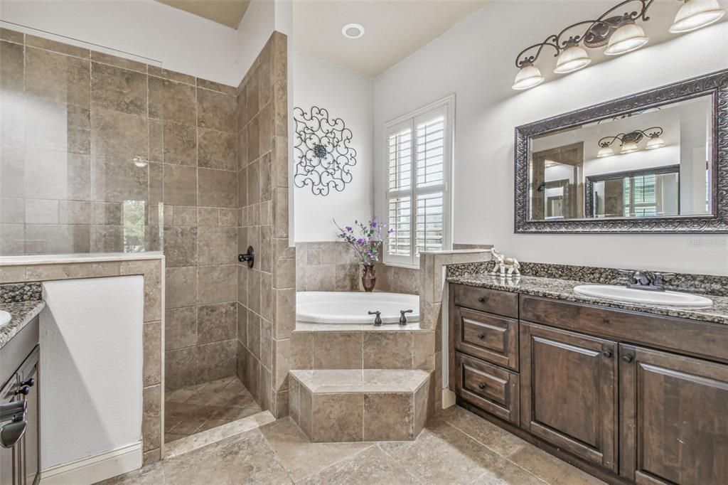 Active With Contract: $515,000 (4 beds, 3 baths, 2785 Square Feet)