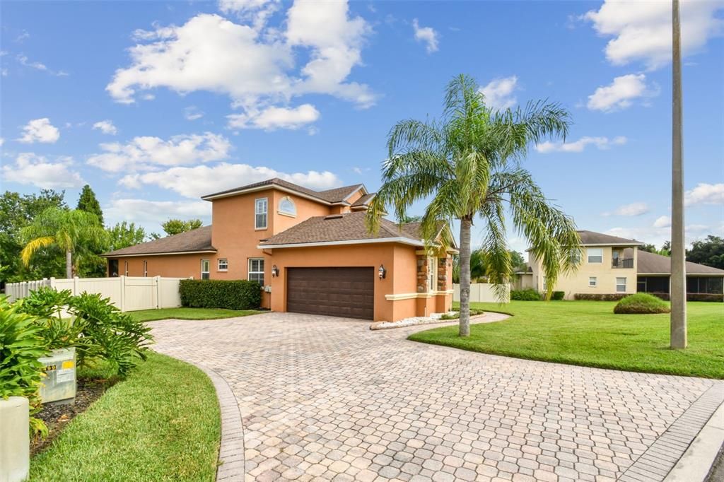 Active With Contract: $515,000 (4 beds, 3 baths, 2785 Square Feet)