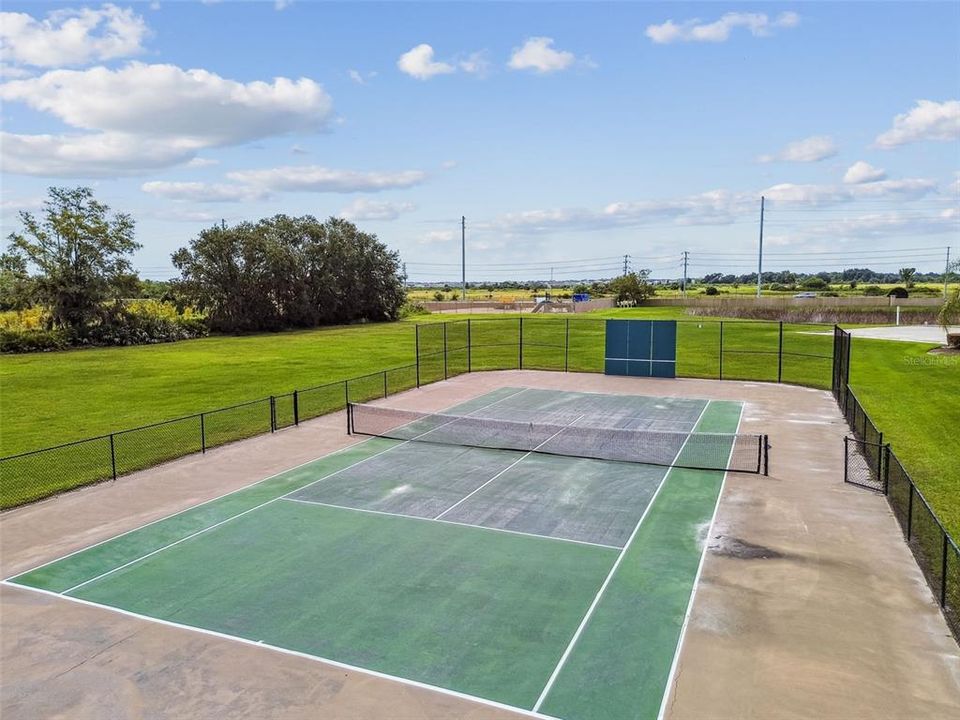 Active With Contract: $515,000 (4 beds, 3 baths, 2785 Square Feet)