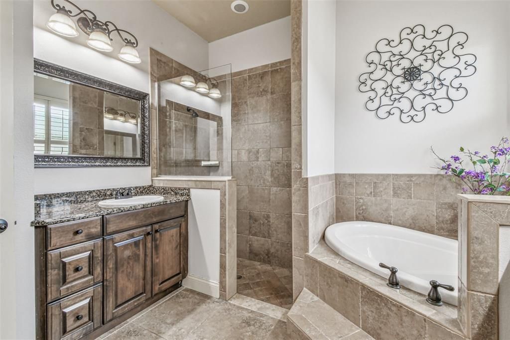 Active With Contract: $515,000 (4 beds, 3 baths, 2785 Square Feet)