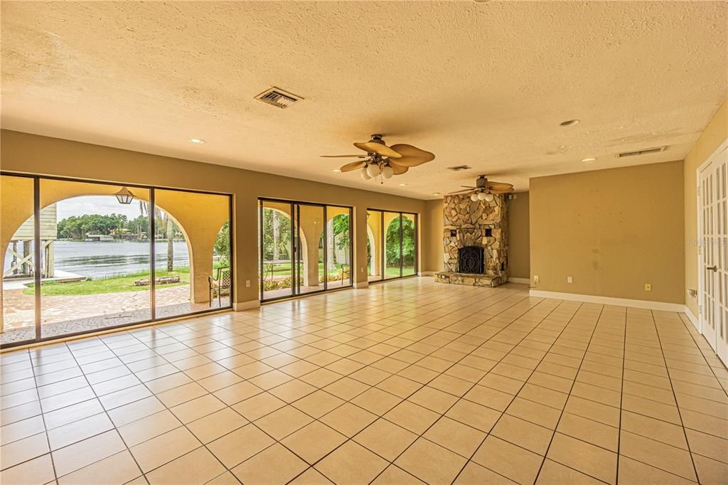 For Sale: $1,795,000 (5 beds, 3 baths, 4142 Square Feet)