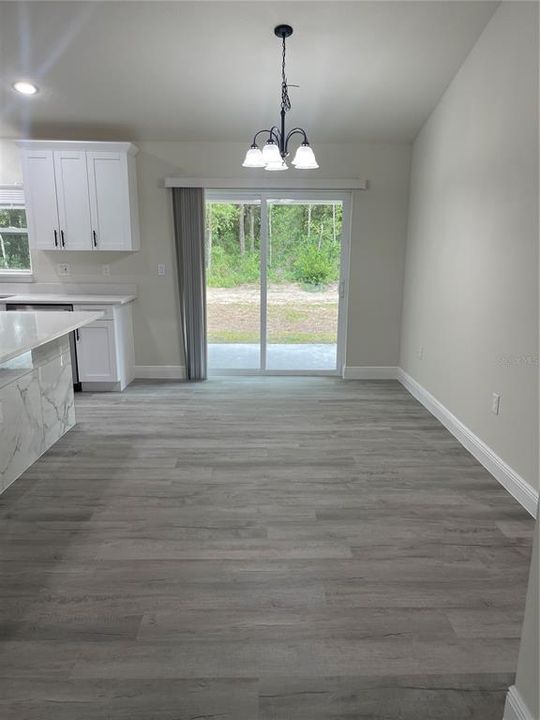 For Rent: $1,750 (3 beds, 2 baths, 1343 Square Feet)