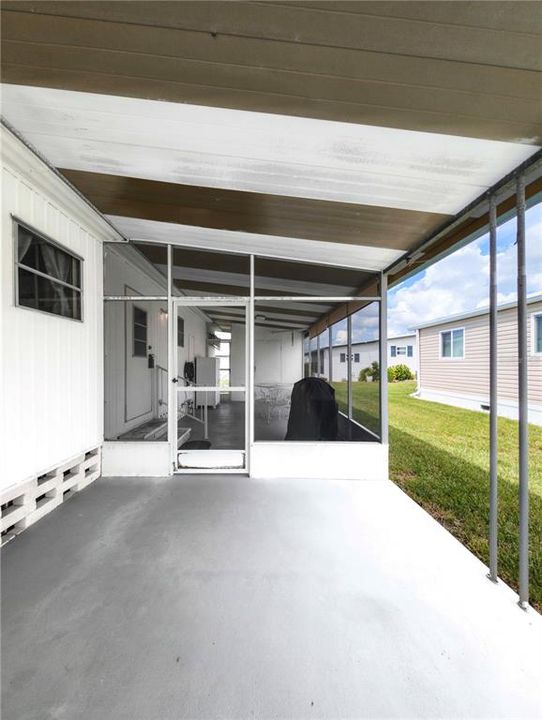 Active With Contract: $127,000 (2 beds, 2 baths, 1089 Square Feet)