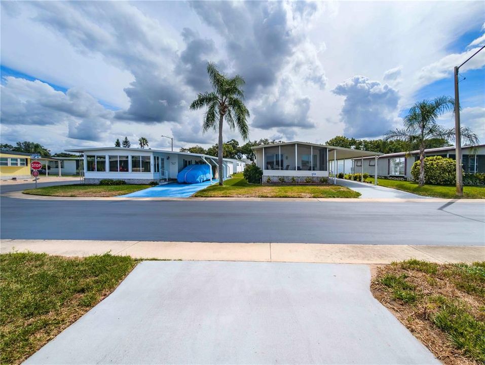 Active With Contract: $127,000 (2 beds, 2 baths, 1089 Square Feet)