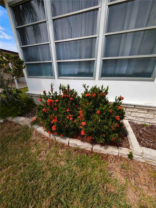 Active With Contract: $127,000 (2 beds, 2 baths, 1089 Square Feet)