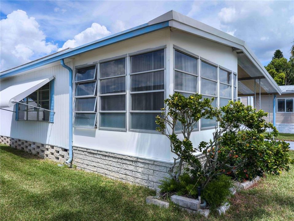 Active With Contract: $127,000 (2 beds, 2 baths, 1089 Square Feet)