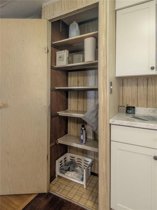 Active With Contract: $127,000 (2 beds, 2 baths, 1089 Square Feet)