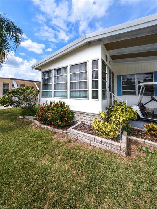 Active With Contract: $127,000 (2 beds, 2 baths, 1089 Square Feet)