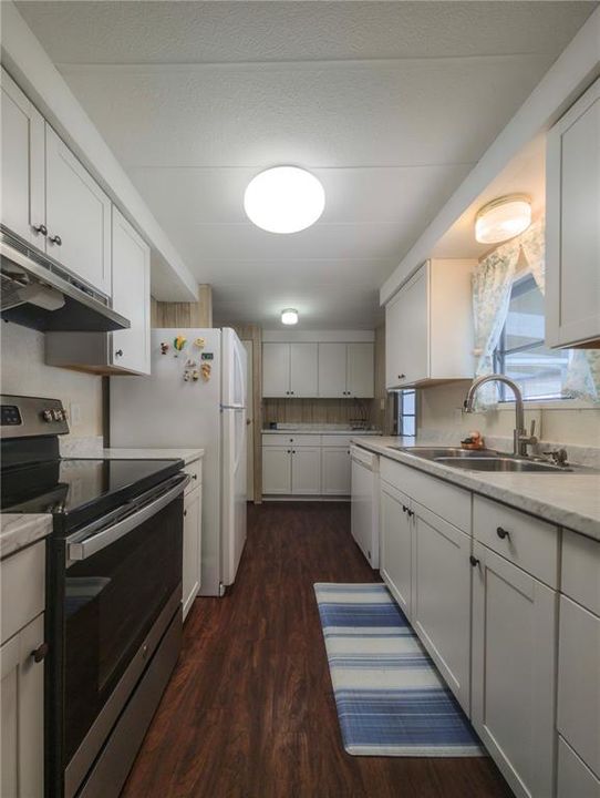 Active With Contract: $127,000 (2 beds, 2 baths, 1089 Square Feet)