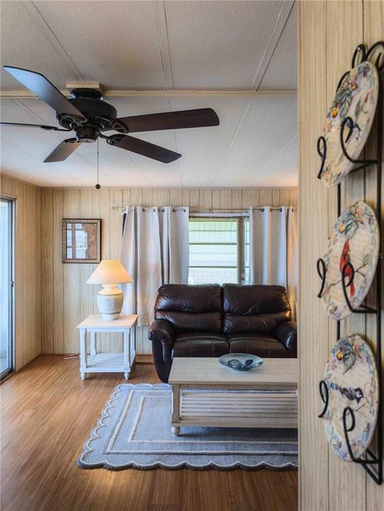 Active With Contract: $127,000 (2 beds, 2 baths, 1089 Square Feet)