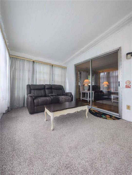 Active With Contract: $127,000 (2 beds, 2 baths, 1089 Square Feet)