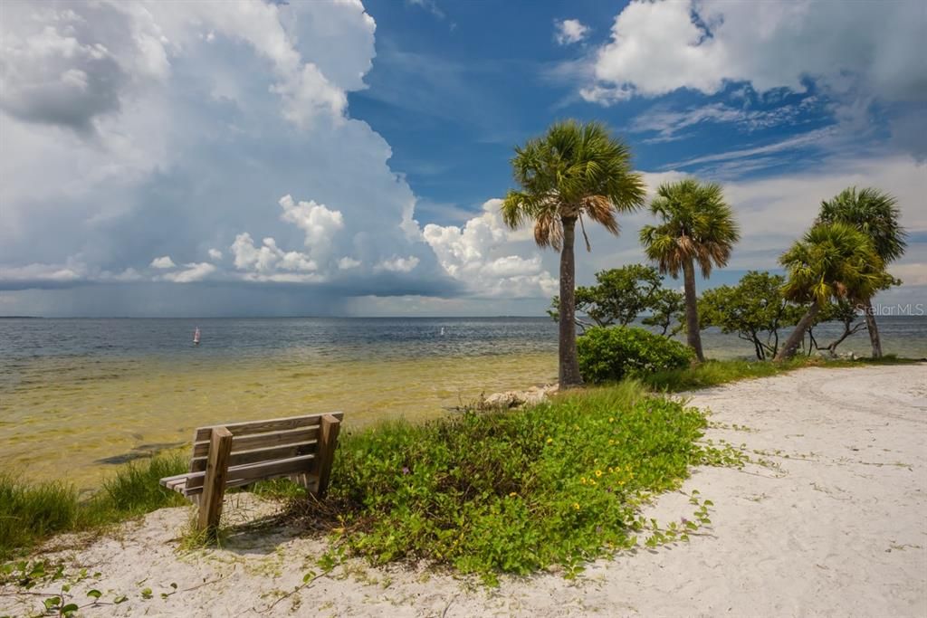 Active With Contract: $127,000 (2 beds, 2 baths, 1089 Square Feet)