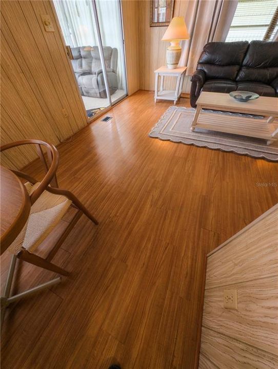 Active With Contract: $127,000 (2 beds, 2 baths, 1089 Square Feet)