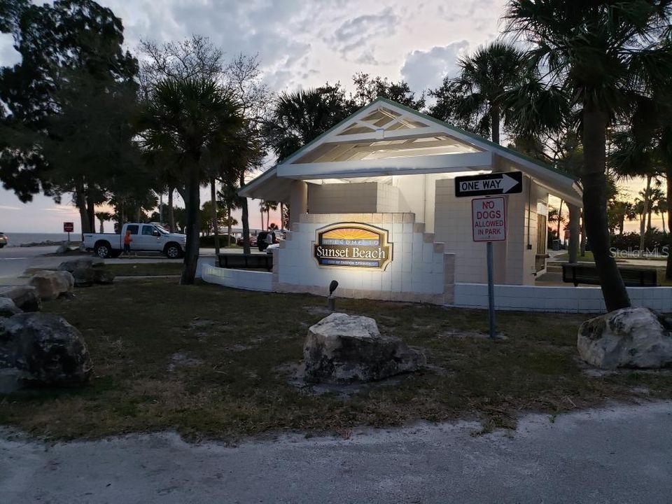 Active With Contract: $127,000 (2 beds, 2 baths, 1089 Square Feet)