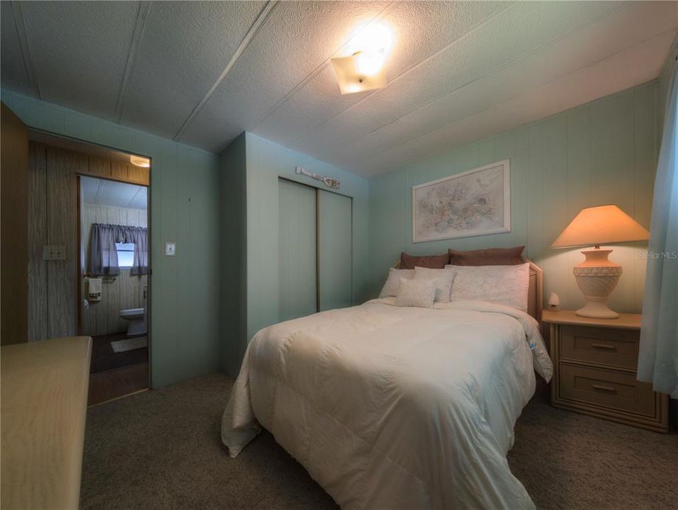 Active With Contract: $127,000 (2 beds, 2 baths, 1089 Square Feet)